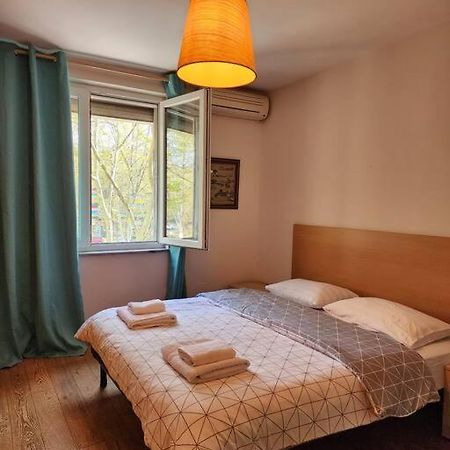 Vintage Flavor Apartment/Home Tirana Bagian luar foto